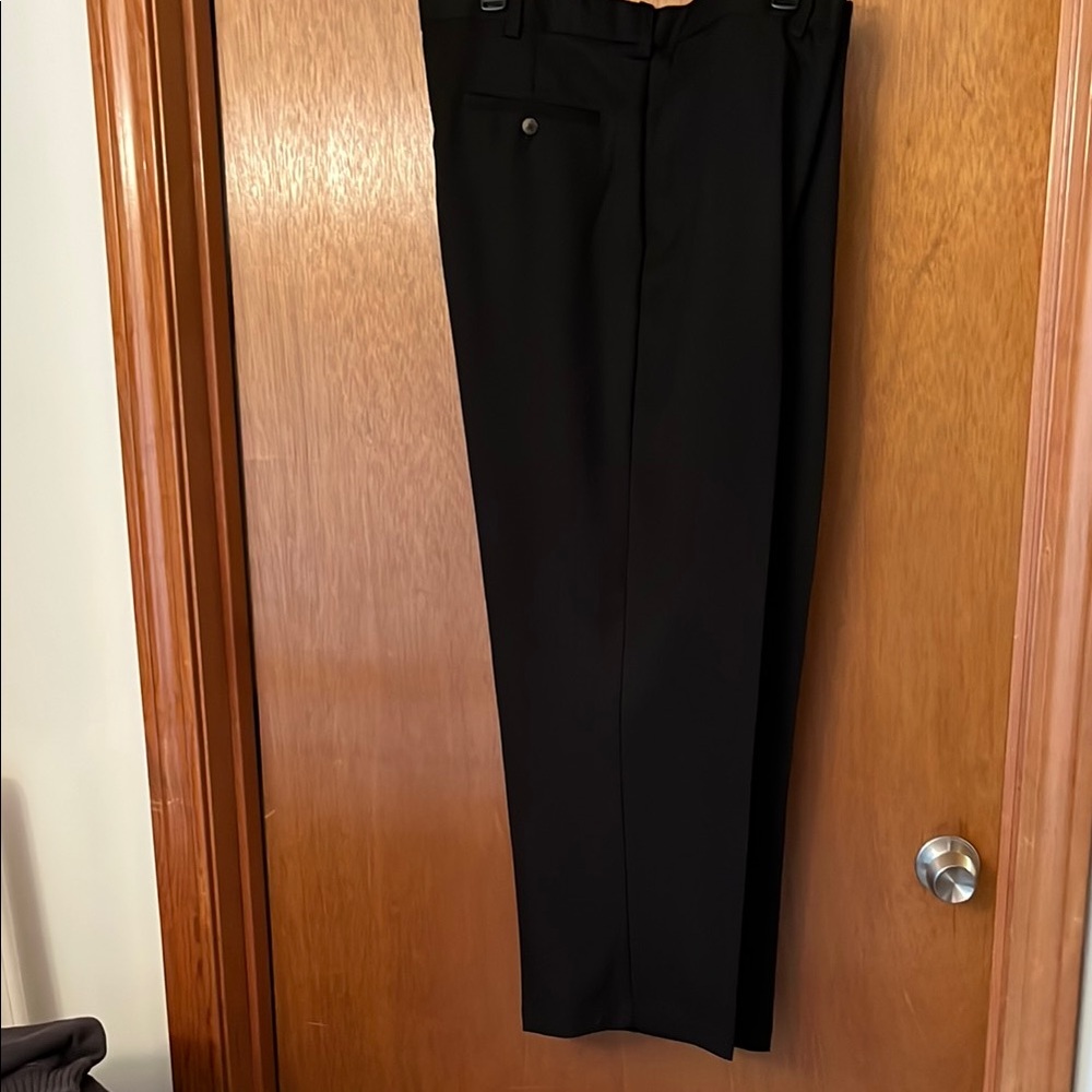 Haggar Men’s Classic Black Dress Pants